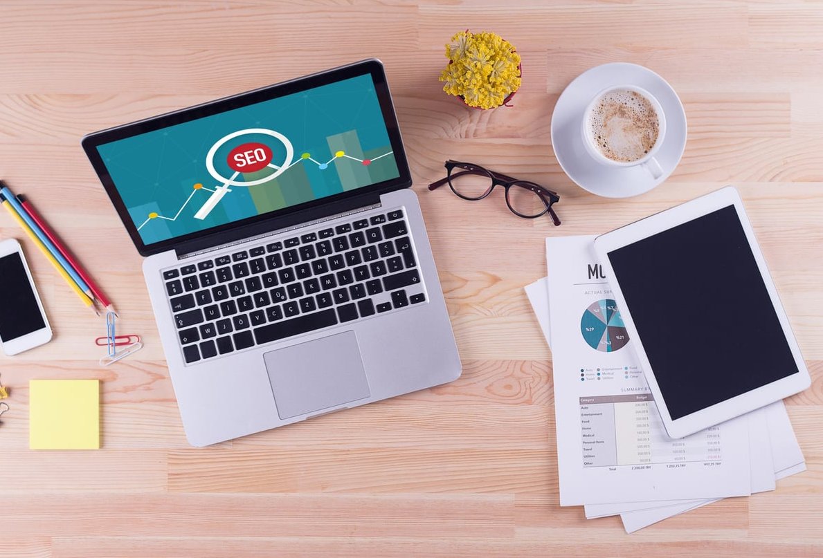email marketing laptop